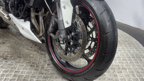 Triumph Street Triple R 2015 15K QUICK SHIFTER ARROW EXHAUST NEW MOT NAKED BIKE 26
