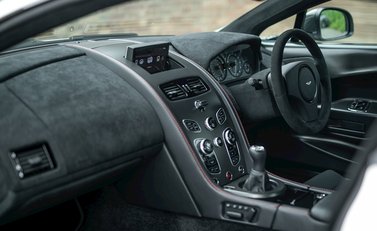 Aston Martin Vantage GT8 15