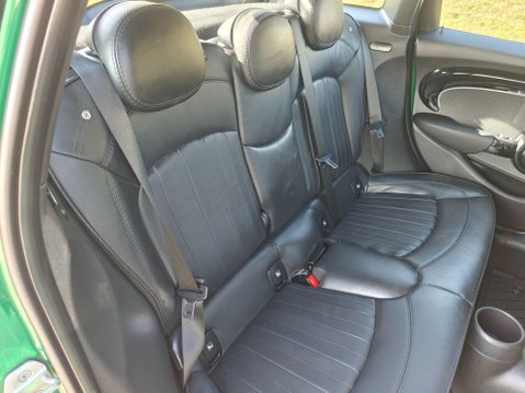 Mini Hatch 1.5 Cooper Exclusive Steptronic Euro 6 (s/s) 5dr 27