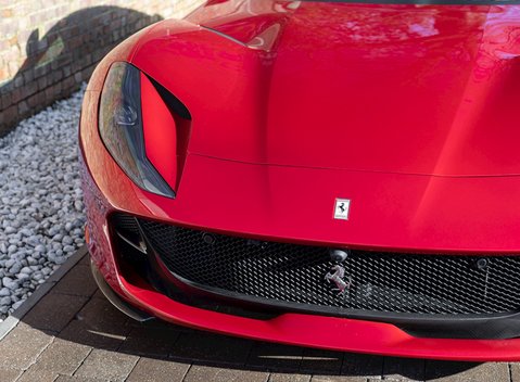 Ferrari 812 Superfast 25