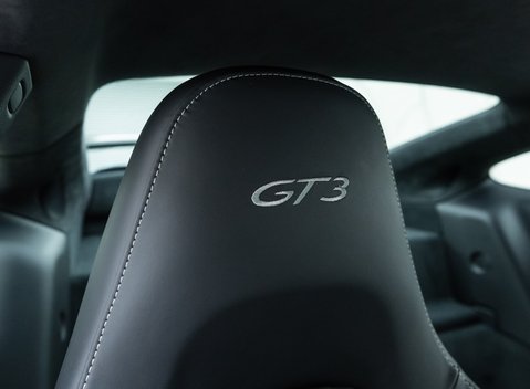 Porsche 911 GT3 (991.2) 13