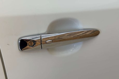 Nissan LEAF 24kWh Visia Hatchback 5dr Electric Auto (107 bhp) 64