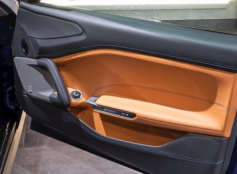 Ferrari GTC4 Lusso T 11