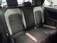 Volkswagen Golf 2.0 TSI BlueMotion Tech R Hatchback 3dr Petrol DSG 4Motion Euro 6 (s/s) (30 33