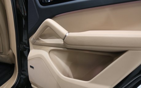Porsche Cayenne V6 Platinum Edition - PTS Colour and Incredible Specification 21