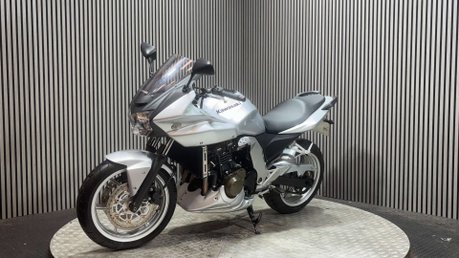 Kawasaki Z ZR750 2007 1 OWNER ONLY 8K NEW MOT WARRANTY 750CC 6