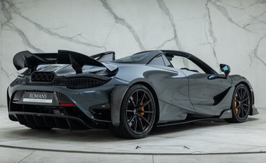 McLaren 765LT Spider 10