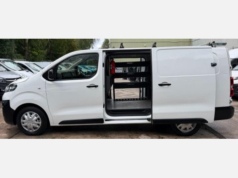 Vauxhall Vivaro 1.5 Turbo D 2900 Dynamic Panel Van 6dr Diesel Manual L2 H1 Euro 6 (s/s) (10 20