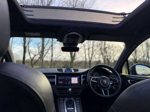 Porsche Macan 3.0 Macan S Semi-Auto 4WD 5dr 2
