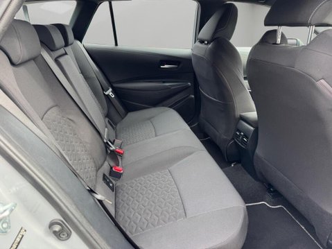 Toyota Corolla 1.8 VVT-h Icon Tech Touring Sports CVT Euro 6 (s/s) 5dr 42