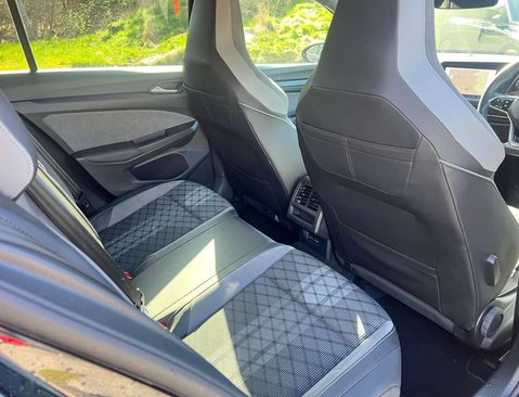 Volkswagen Golf 2.0 Golf R-Line TDI Semi-Auto 5dr 49