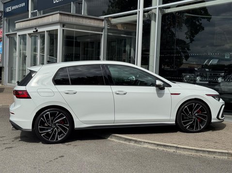 Volkswagen Golf GTI TSI DSG 11