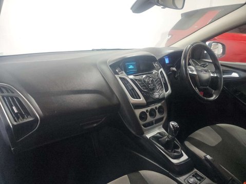 Ford Focus 1.6 Focus Zetec 105 5dr 25