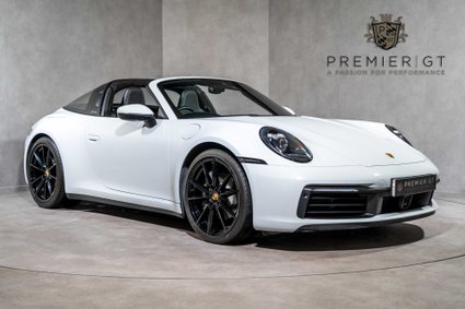 Porsche 911 TARGA 4 PDK. WARRANTY. ADAPTIVE CRUISE CONTROL. HEATED SEATS. HEATED WHEEL.