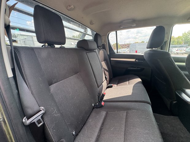 Toyota Hilux Invincible | Auto | 2.4 LT | Double Cab | Camera | Sensors | EURO 6 13