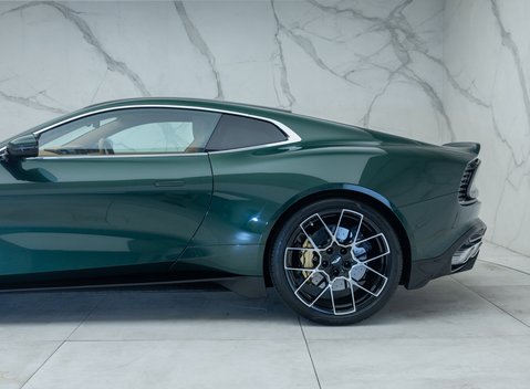 Aston Martin Vanquish V12 36