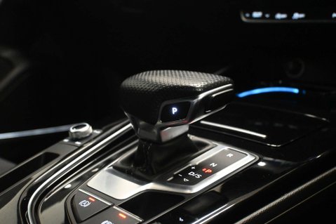 Audi A4 2.0 A4 Black Edition 40 TDI MHEV Quattro Semi-Auto 4WD 5dr 25