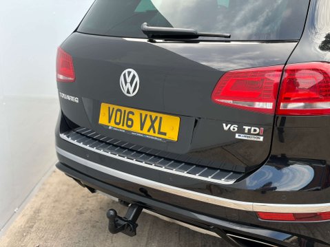 Volkswagen Touareg 3.0 Touareg V6 R-Line TDI BlueMotion Technology Auto 4WD 5dr 15