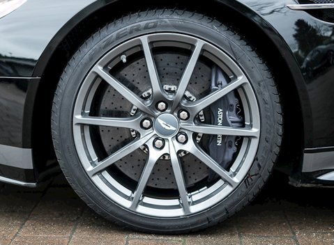 Aston Martin V12 Vantage S 10