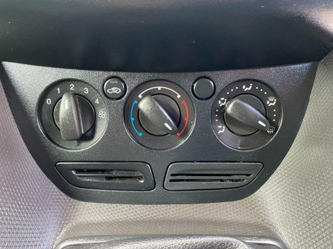 Ford Transit Connect 1.5 TDCi 200 ECOnetic Panel Van 5dr Diesel Manual L1 H1 (105 g/km, 99 bhp) 23