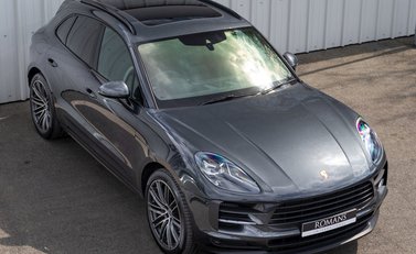 Porsche Macan S 8
