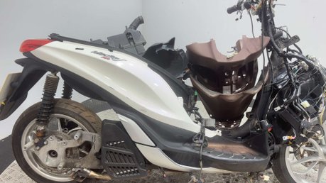 Piaggio Medley 2019 NON RUNNING PROJECT SCOOTER BREAKER PARTS BIKE 125CC 17