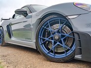 Porsche 718 GT4 RS 29