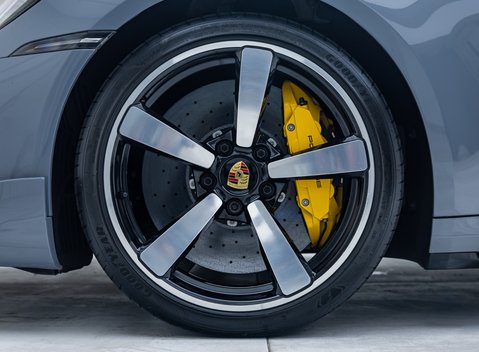 Porsche 911 Turbo S (992) 10