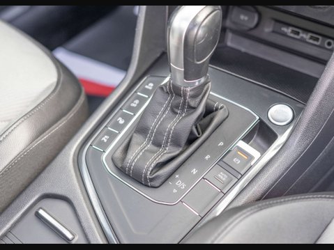 Volkswagen Tiguan 1.5 Tiguan R-Line TSi Evo Semi-Auto 5dr 18