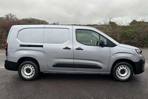 Peugeot Partner 102 ps BlueHdi Professional L2 10