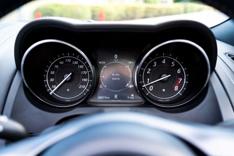 Jaguar F-Type PROJECT 7. 1 OF 250. LIGHTNING SILVER PAINTWORK. LOW MILEAGE. CERAMICS. 17
