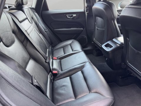 Volvo XC60 2.0 D4 Momentum SUV 5dr Diesel Auto AWD Euro 6 (s/s) (190 ps) 42