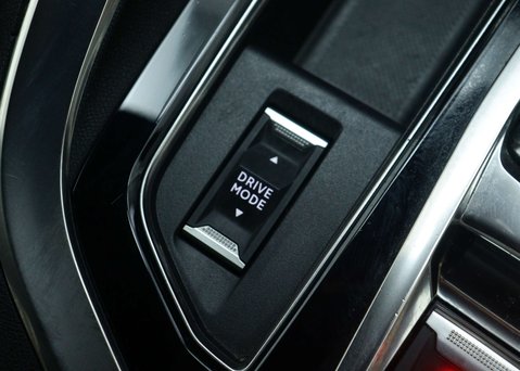 Peugeot 3008 1.6 13.2kWh GT SUV 5dr Petrol Plug-in Hybrid e-EAT 4WD Euro 6 (s/s) (300 ps 31