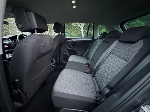 Volkswagen Tiguan 1.4 TSI 13kWh Life DSG Euro 6 (s/s) 5dr 8