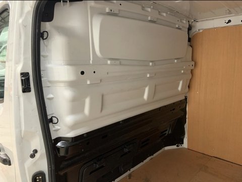Nissan Primastar DCI TEKNA L2H1 10
