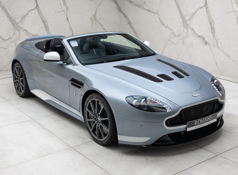 Aston Martin V12 Vantage S ROADSTER 15