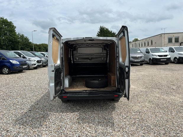 Renault Trafic SWB L1H1 Low Roof Sportive Air Con Nav EURO 6 NO VAT 9
