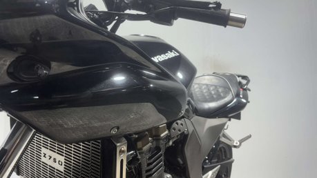 Kawasaki Z ZR750 2005 ONLY 20K NEW MOT SERVICED COMMUTER BIKE 750CC 8