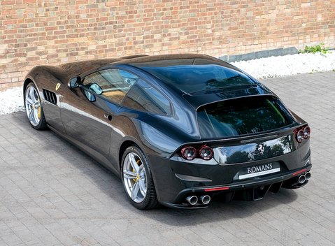 Ferrari GTC4 Lusso 15
