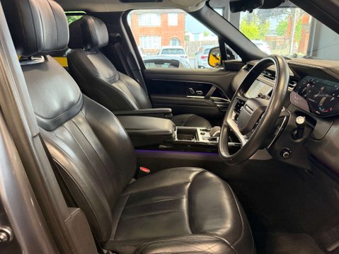 Land Rover Range Rover 3.0 Range Rover Autobiography D MHEV Auto 4WD 5dr 12