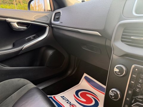 Volvo V40 2.0 T3 R-Design Nav Euro 6 (s/s) 5dr 50