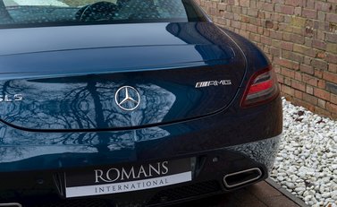 Mercedes-Benz SLS AMG 25