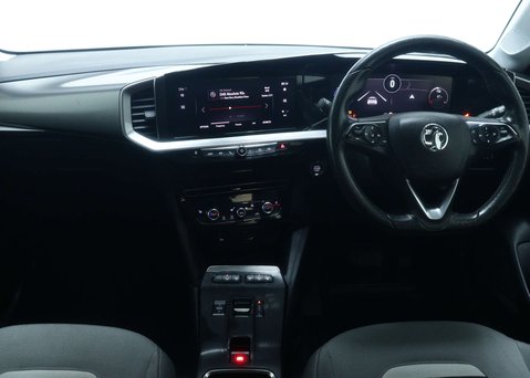 Vauxhall Mokka 50kWh Elite Nav Premium SUV 5dr Electric Auto (136 ps) 21