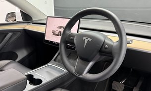 Tesla Model Y LONG RANGE AWD TOW BAR One Owner GROK AI Adaptive LEDs Pano Roof VAT Q 11