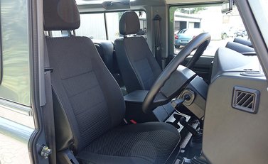 Land Rover 90 County 16