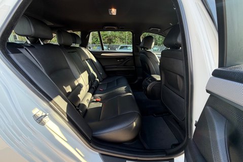 BMW 5 Series 520D M SPORT TOURING 22