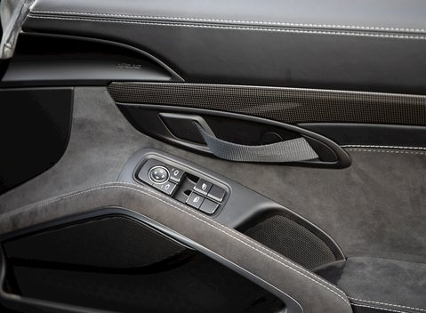 Porsche Cayman GT4 20