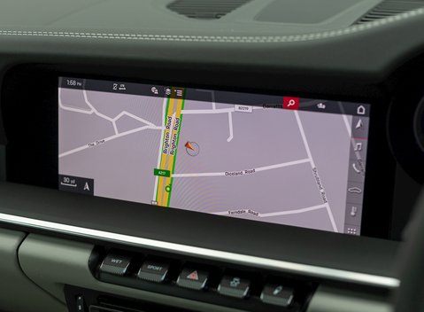 Porsche 911 Carrera (992) 18