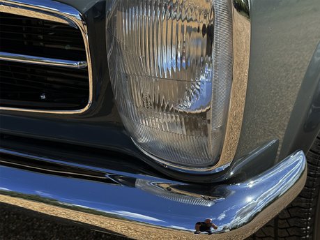 Mercedes-Benz SL Series 230 SL 18