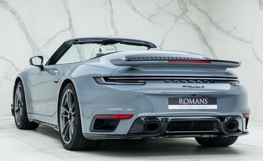 Porsche 911 Turbo S Cabriolet (992) 8